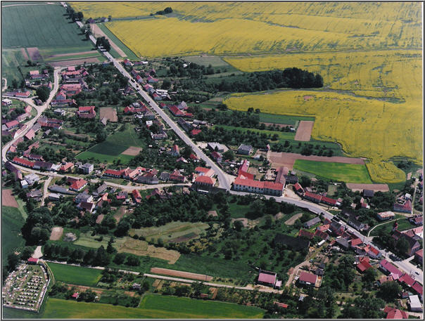 Letecký pohled na Pavlice